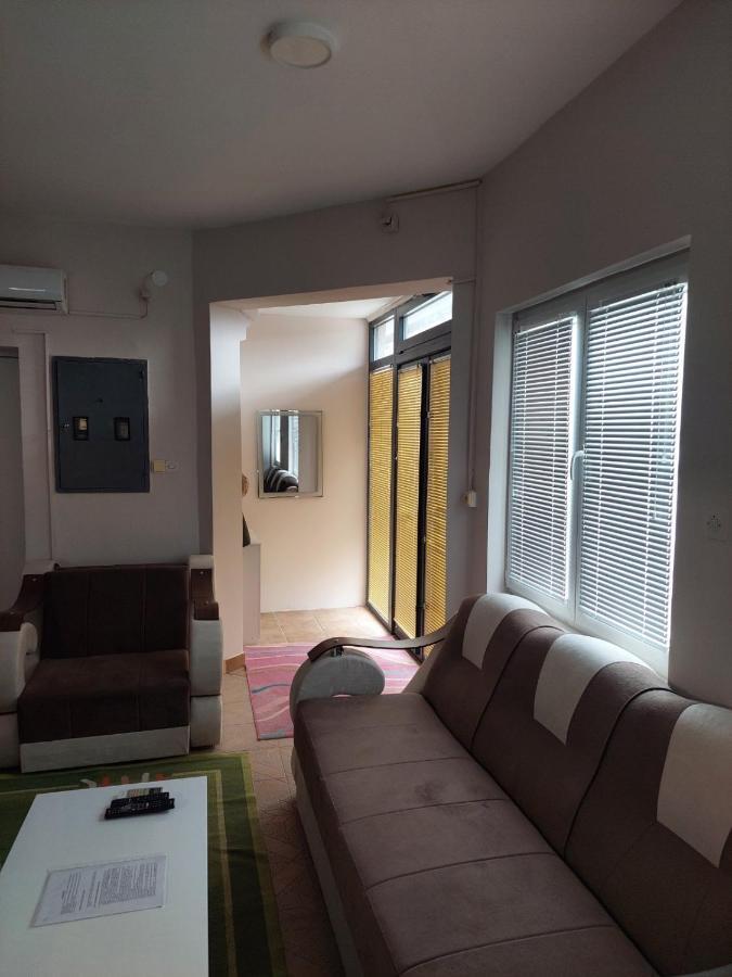 Comfort Pirot Buitenkant foto