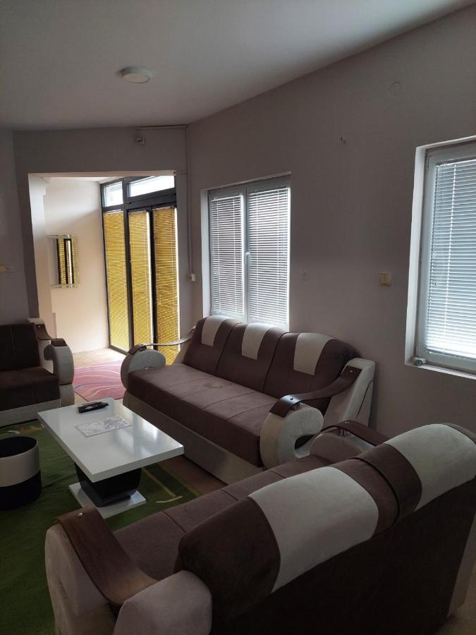 Comfort Pirot Buitenkant foto